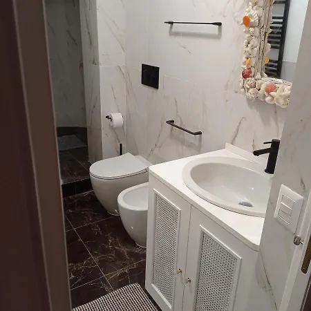 בית נופש Bella Vista Marinella 1 *