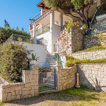 Bella Vista Marinella 1 *