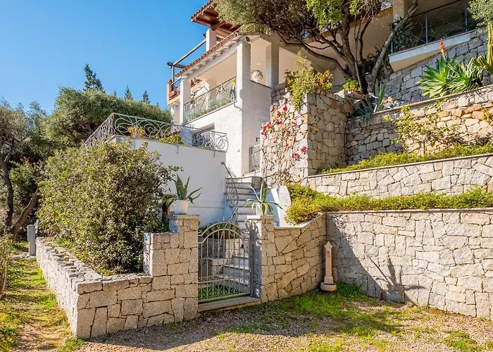 Bella Vista Marinella 1 *